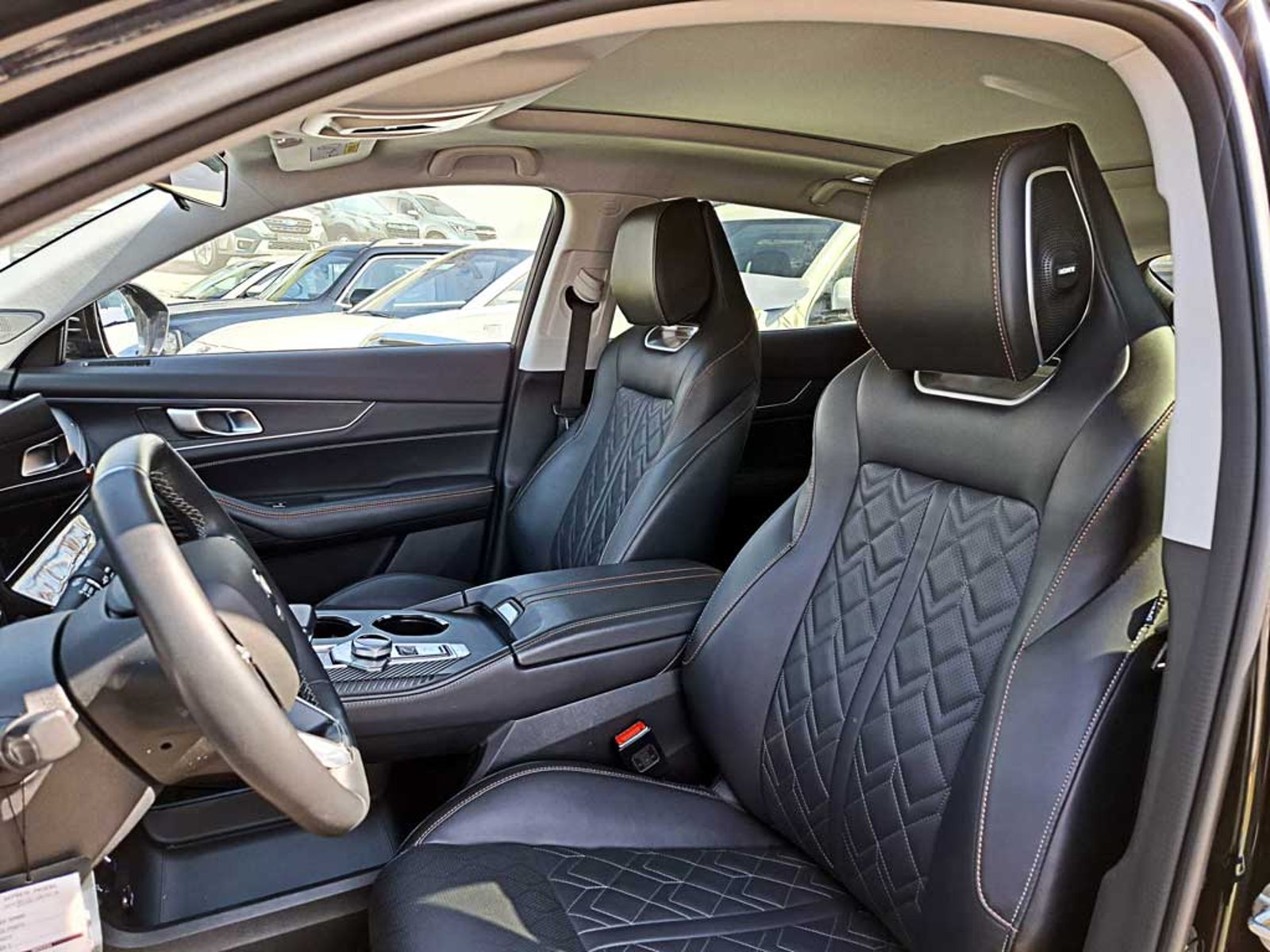 Changan UNI-K 2.0 T LUXURY AT 2025 - Imagen 14 de 20