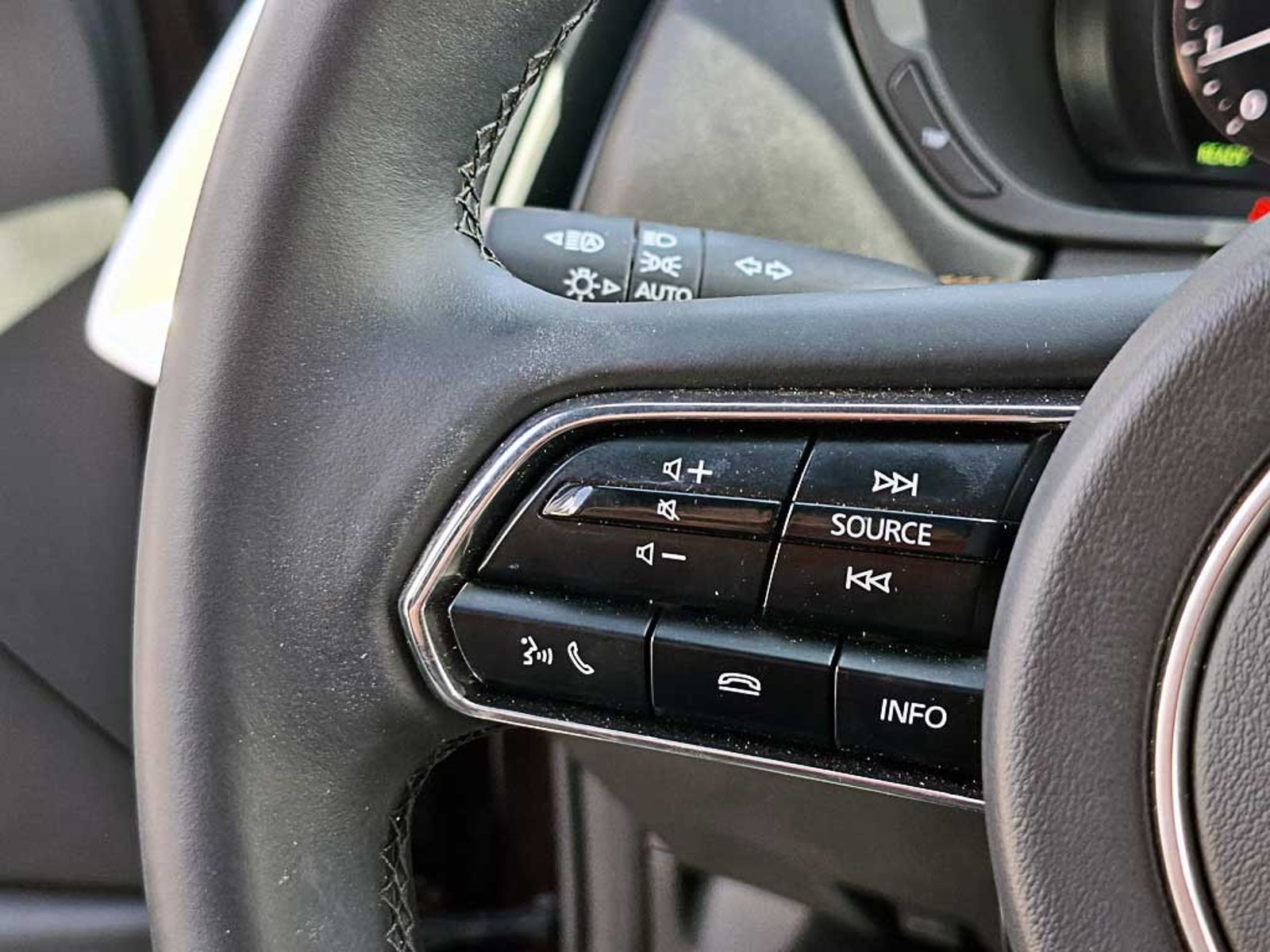 MAZDA CX-90 (IN) 3.3 SIGNATURE AT 4X4 HIBRIDO 2026 - Imagen 16 de 20