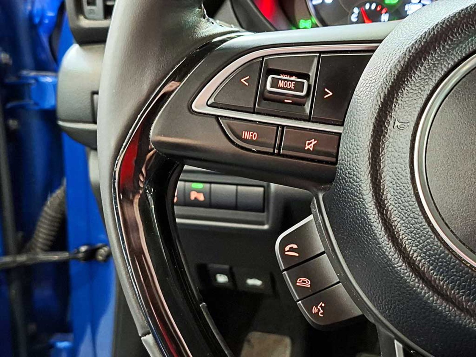 Suzuki SWIFT 1.2 GLX MT HIBRIDO 2025 - Imagen 17 de 20