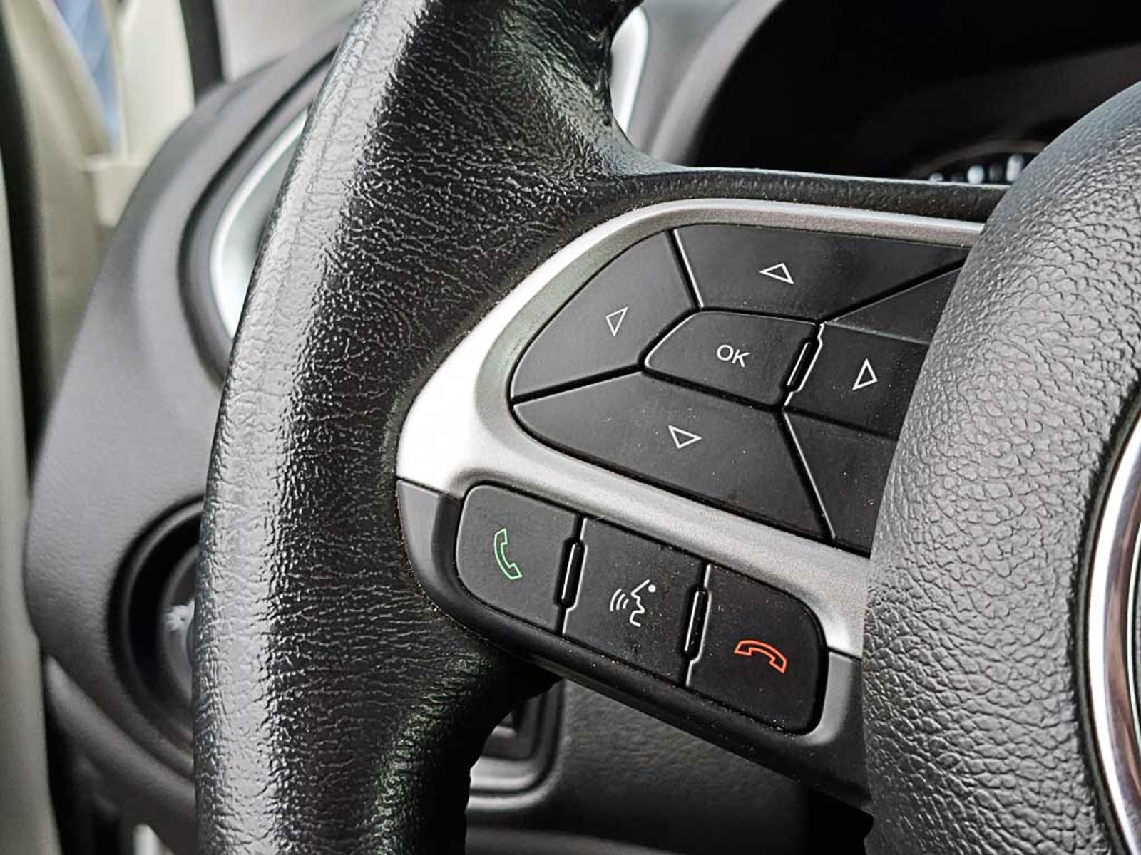 Jeep RENEGADE 1.8 SPORT LX MT 2022 - Imagen 17 de 20