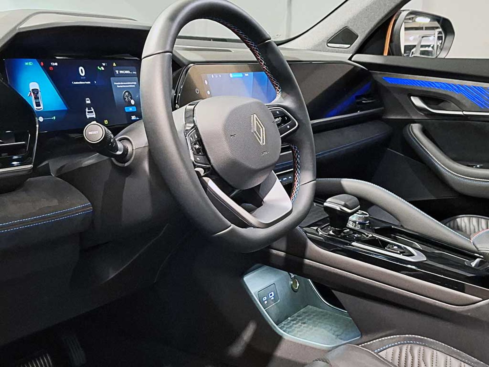 Renault KOLEOS 1.5 T ESPIRIT ALPINE AT 4X4 HIBRIDO 2026 - Imagen 13 de 20
