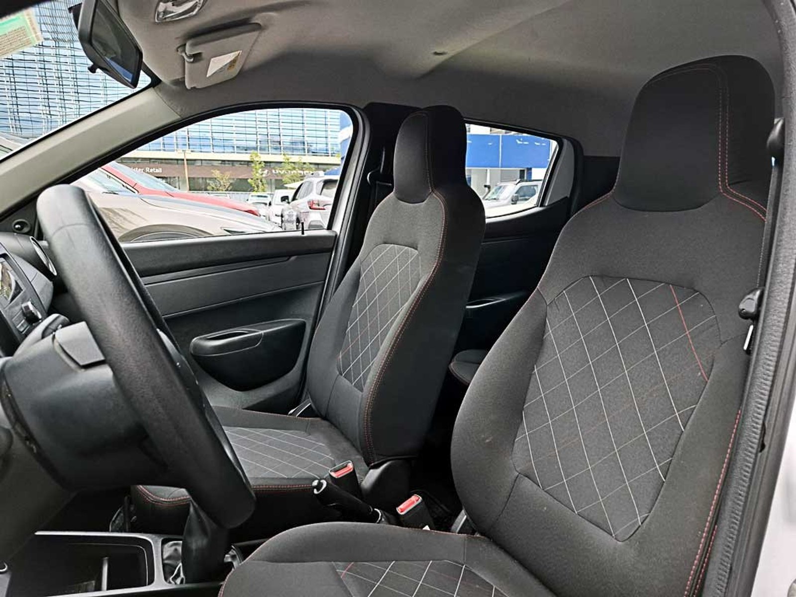 RENAULT KWID (IN) 1.0 HB ZEN MT 2024 - Imagen 11 de 18
