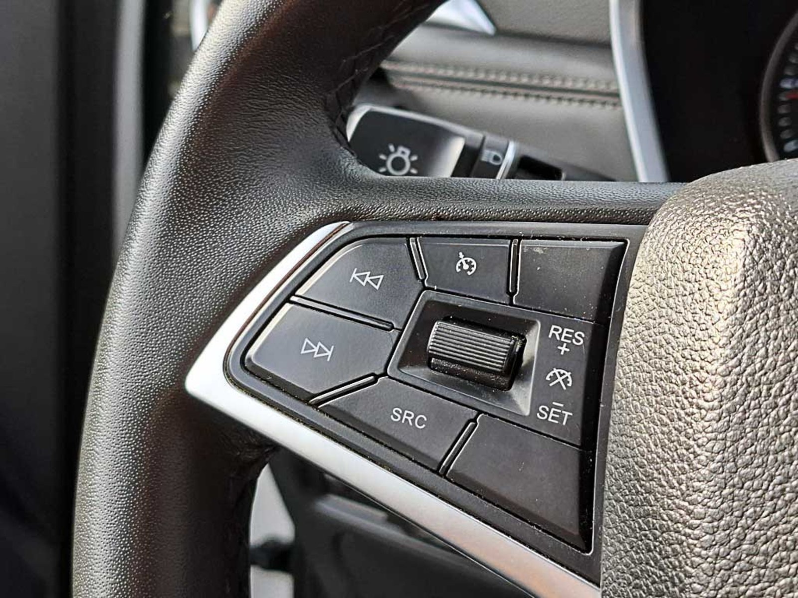 JAC JS8 (IN) 1.5 LUXURY SE DCT AT 2024 - Imagen 16 de 20