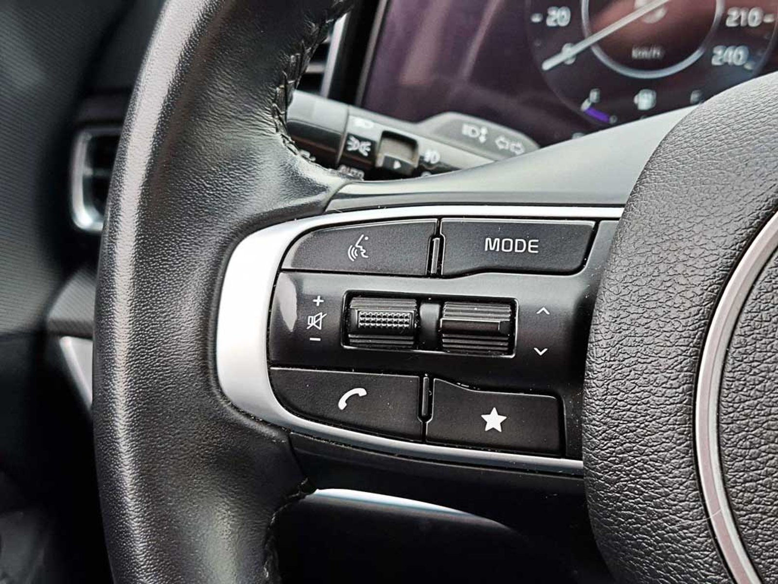 Kia SPORTAGE 2.0 EX CI DIES 2WD 8AT 5P 2023 - Imagen 16 de 20