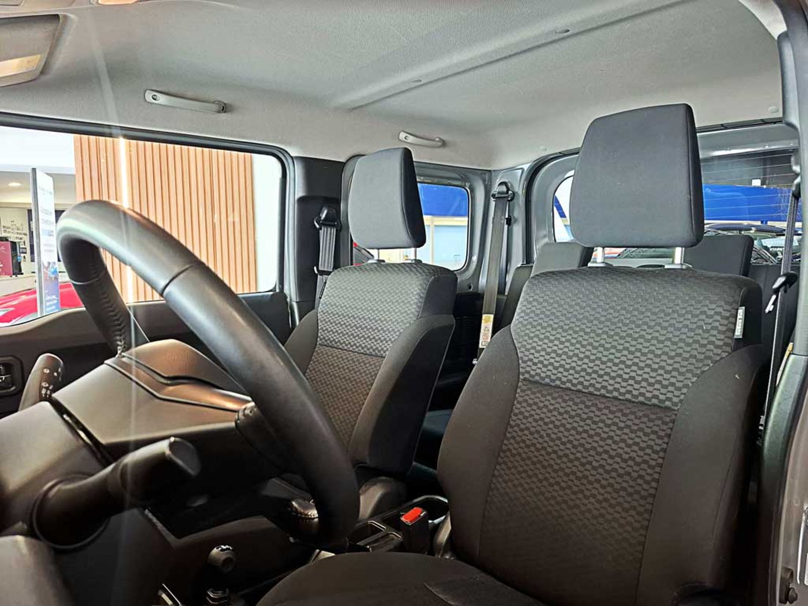 Suzuki JIMNY 1.5 GLX AT 4X4 2024 - Imagen 17 de 20