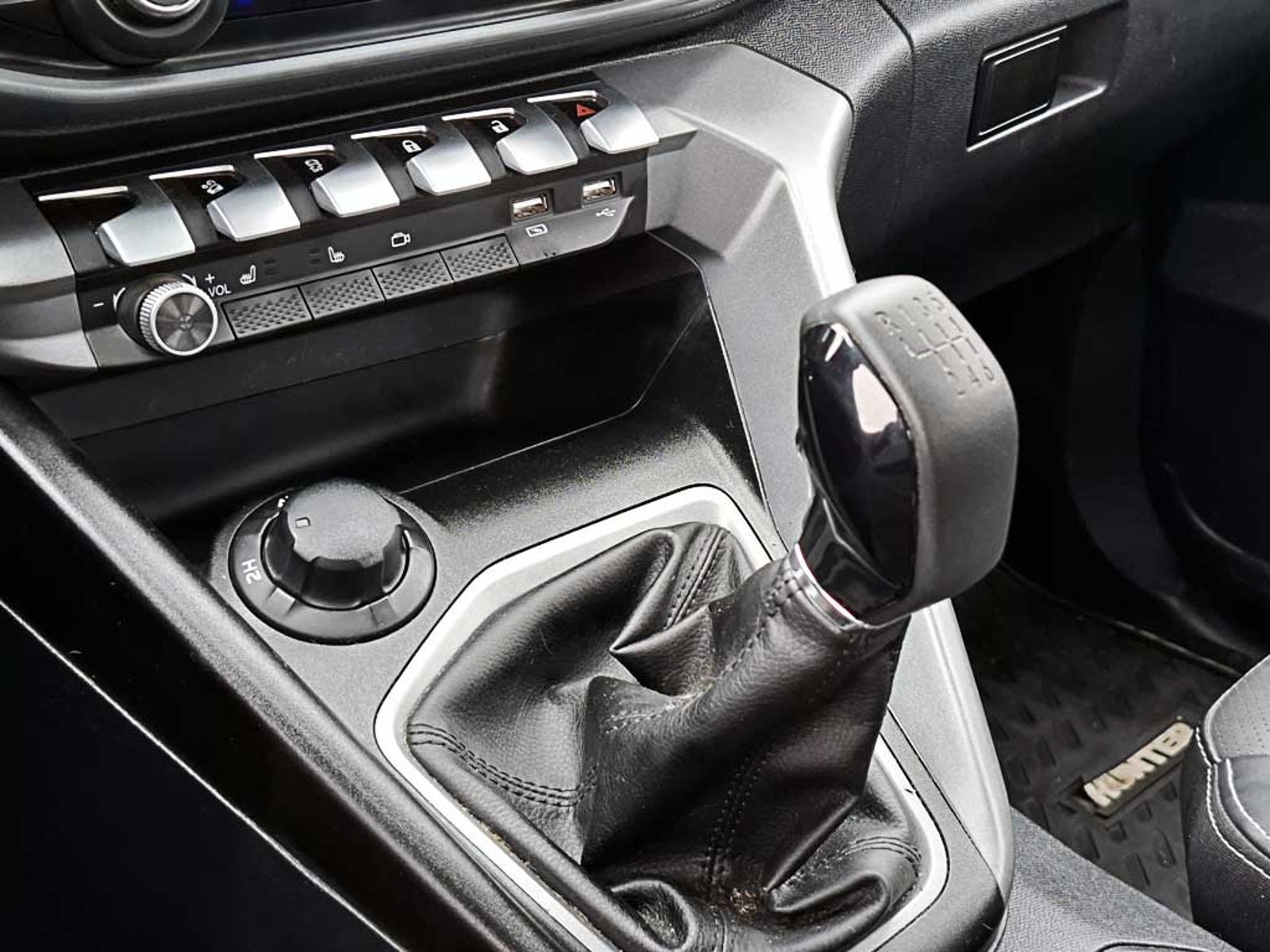 CHANGAN HUNTER 1.9T MT 4X4 ELITE SPORT 2023 - Imagen 19 de 20