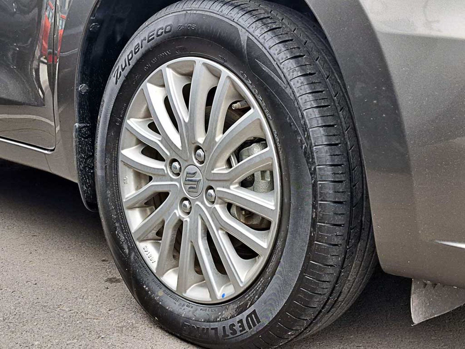 Suzuki DZIRE 1.2 GL MT 2024 - Imagen 8 de 19