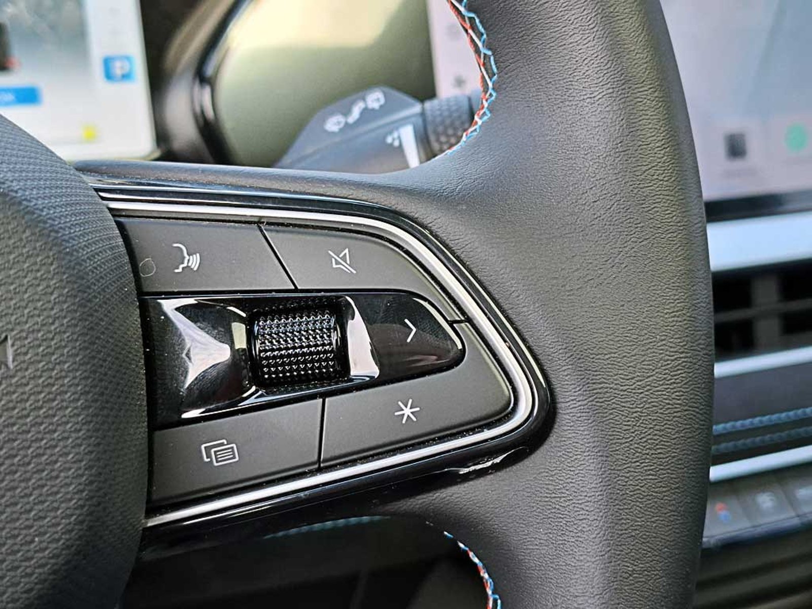 RENAULT KOLEOS (IN) 1.5 T TECHNO AT HIBRIDO 2026 - Imagen 19 de 20