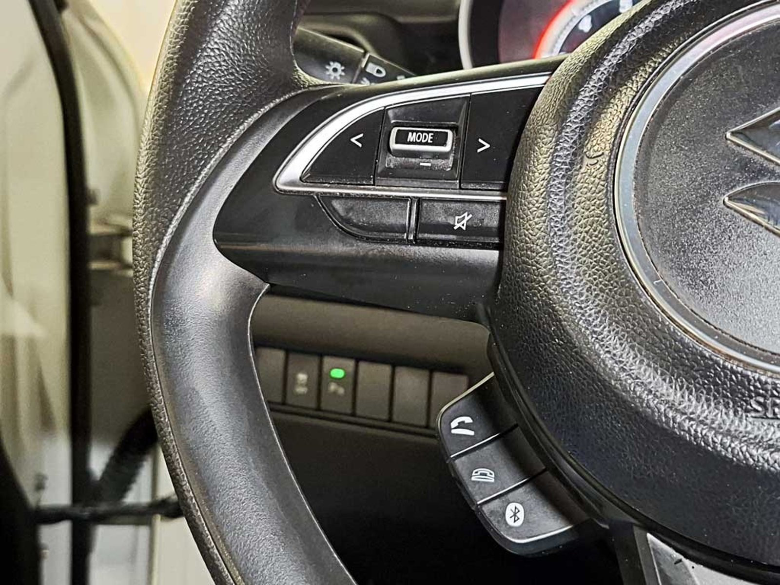 SUZUKI SWIFT (IN) 1.2 GL MT 2024 - Imagen 13 de 17