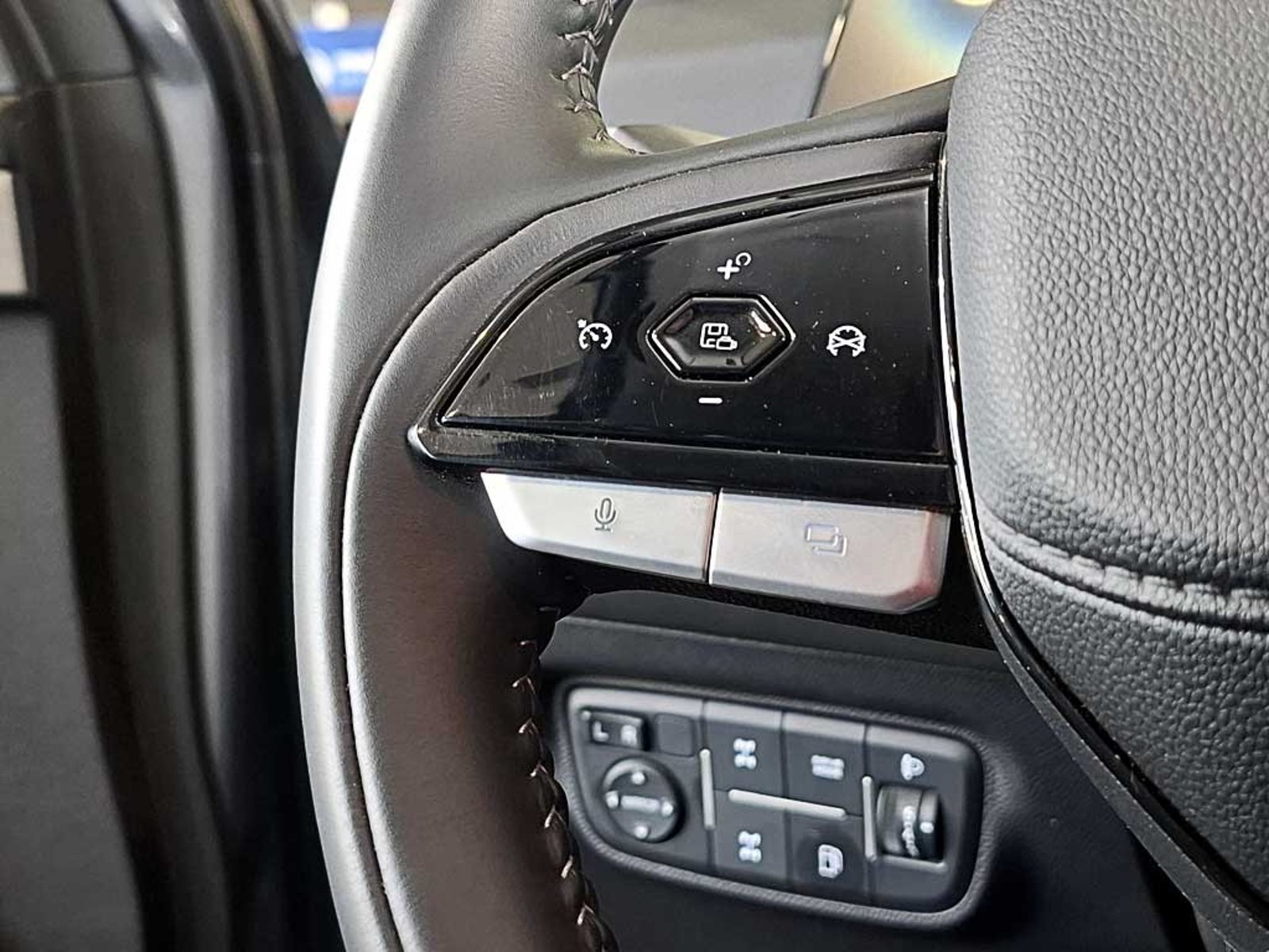 CHANGAN HUNTER (IN) 2.0 REEV ELITE AT 4X4 2026 - Imagen 17 de 20