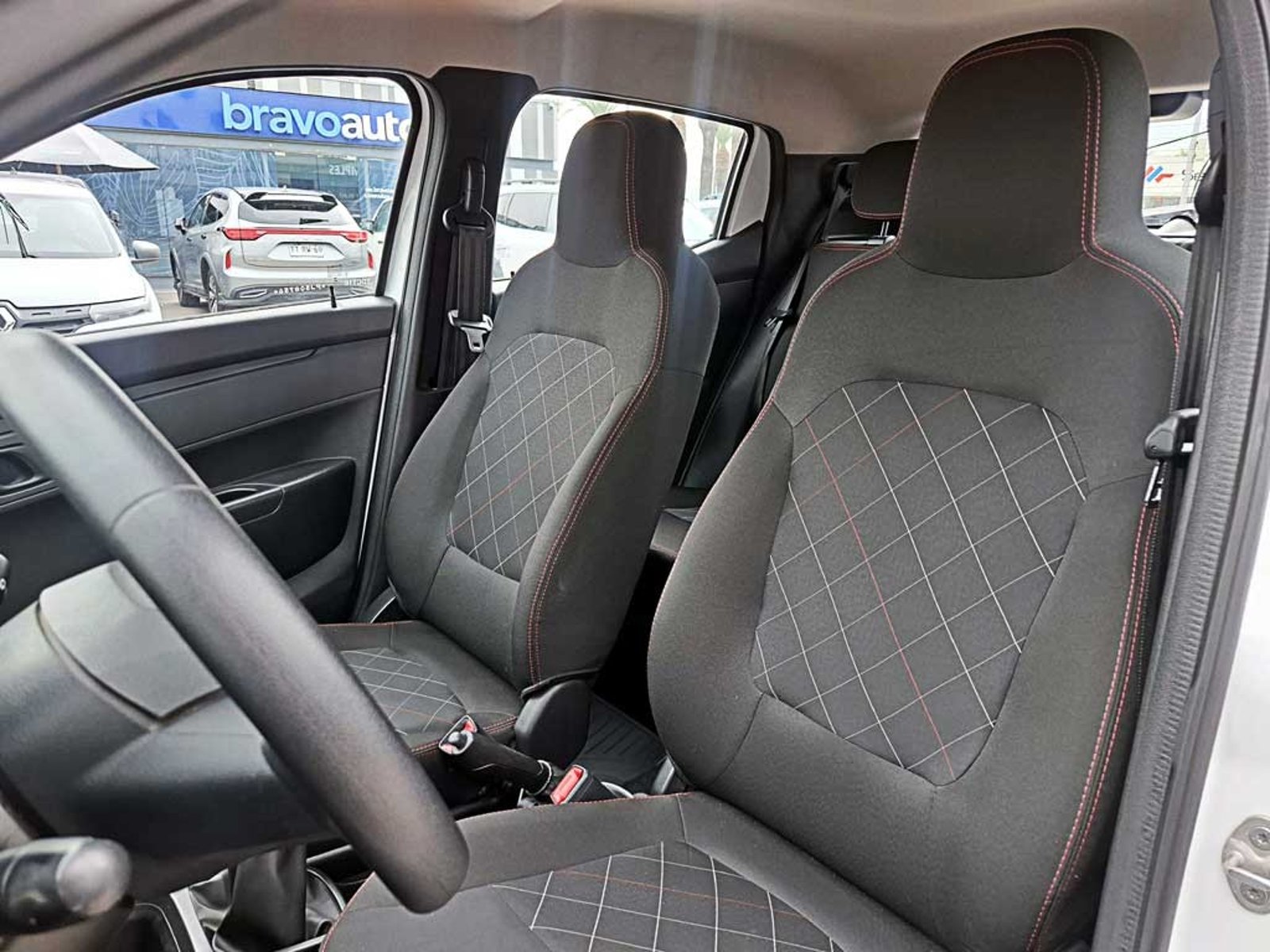 Renault KWID 1.0 HB ZEN MT 2024 - Imagen 14 de 15