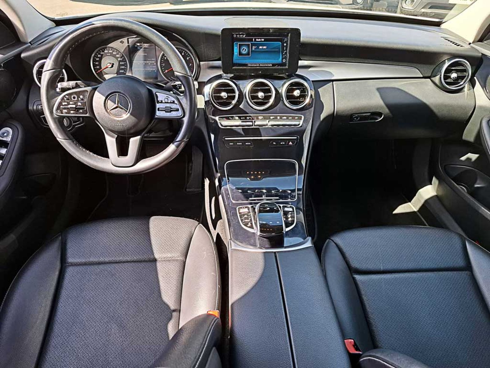 Mercedes-Benz C 300 C 300E 2.0 AT 2021 - Imagen 14 de 20