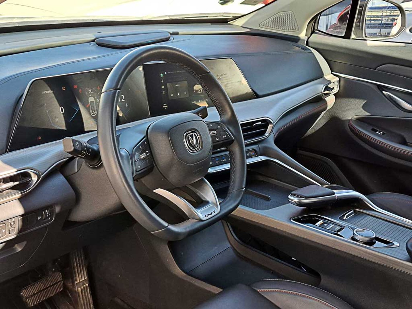 Changan UNI-T 1.5 LUXURY AT 2024 - Imagen 13 de 20