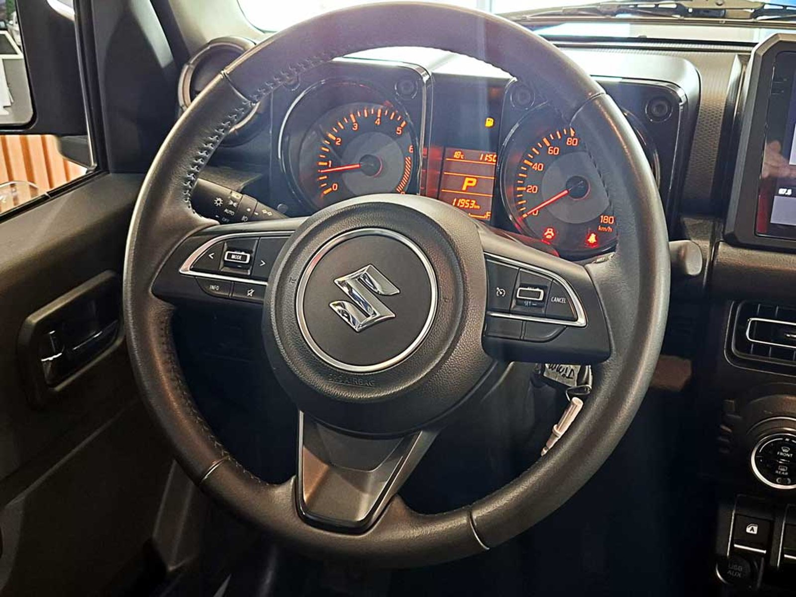Suzuki JIMNY 1.5 GLX AT 4X4 2024 - Imagen 11 de 20