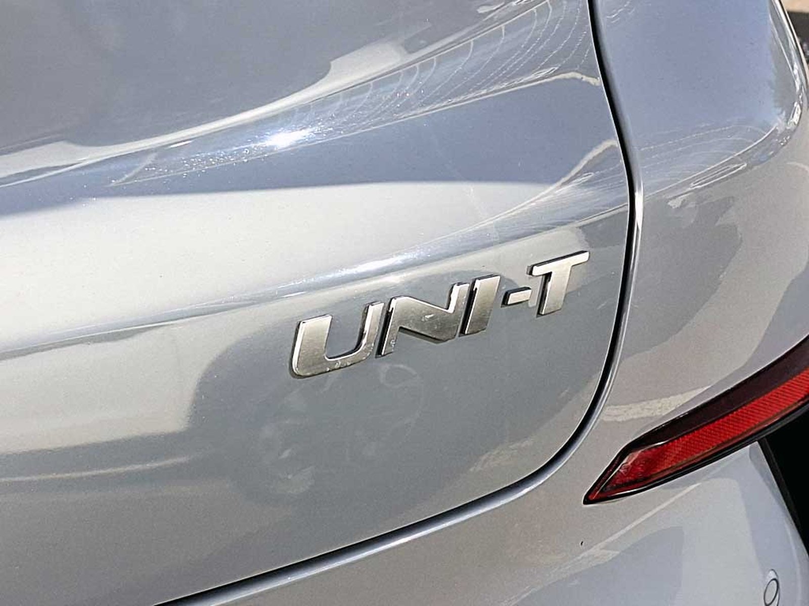 Changan UNI-T 1.5  4X2 AT 5P 2024 - Imagen 9 de 20