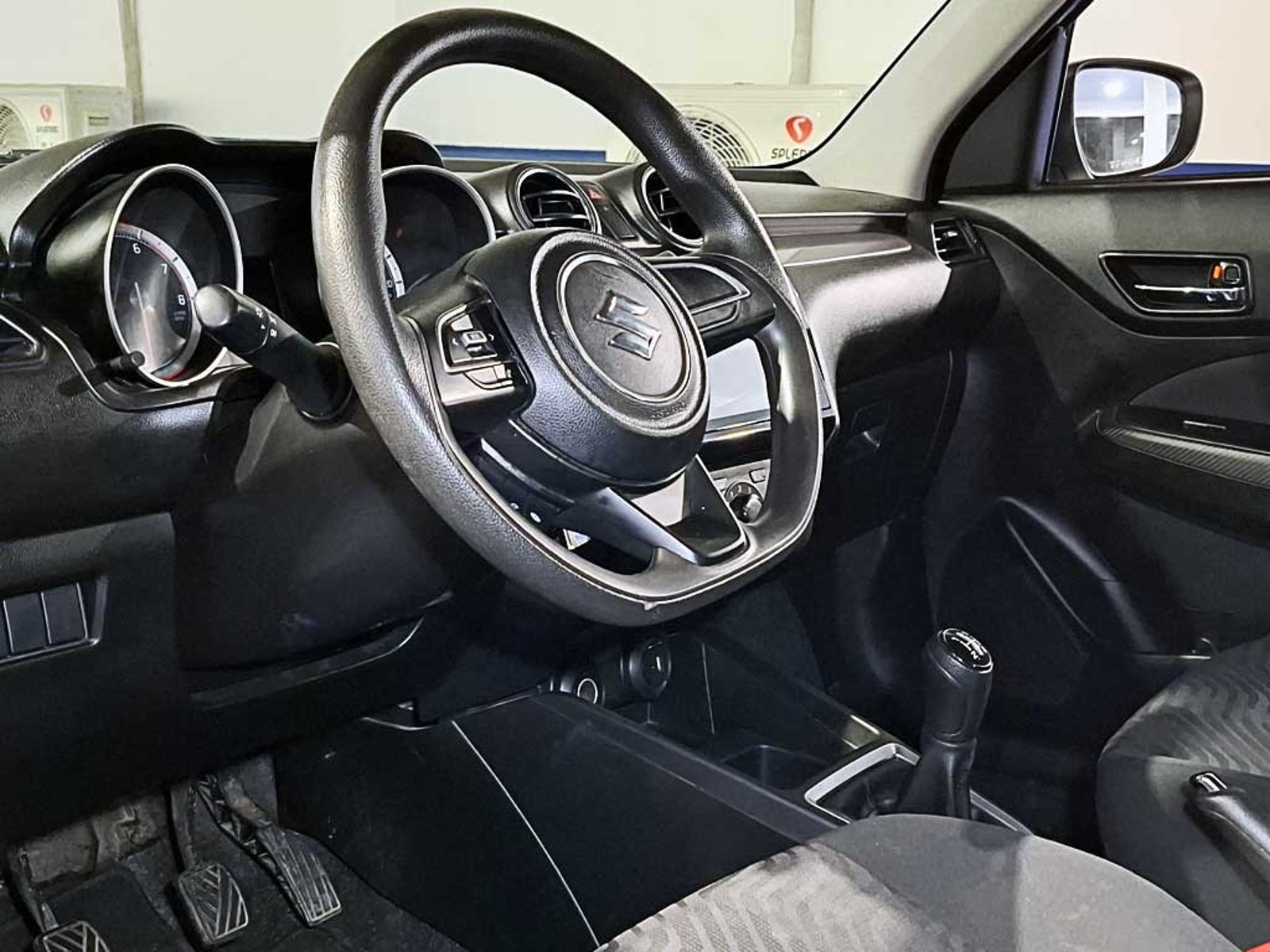 SUZUKI SWIFT (IN) 1.2 GL MT 2024 - Imagen 8 de 17