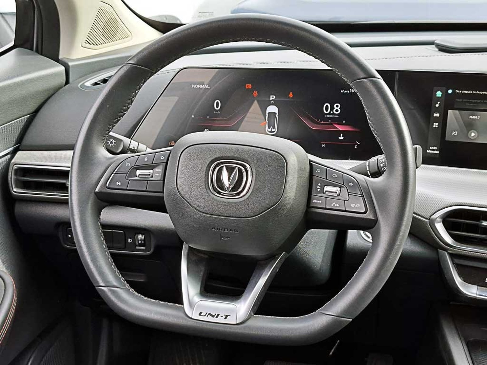 CHANGAN UNI-T (IN) 1.5 Luxury 2024 - Imagen 15 de 20