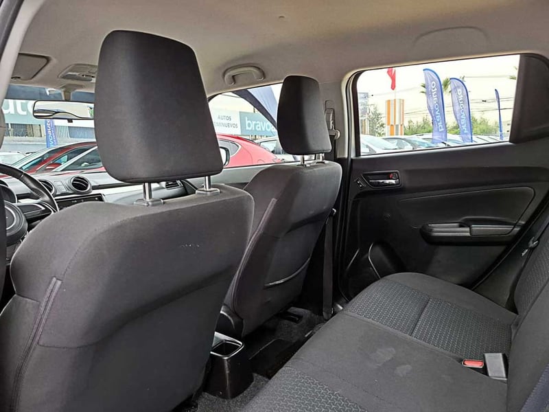 Suzuki SWIFT 1.2 MT HYBRID PLUS 2024 - Imagen 16 de 20