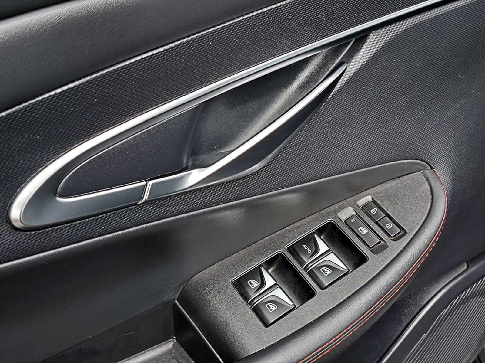 Changan UNI-T 1.5 LUXURY AT 2024 - Imagen 19 de 19