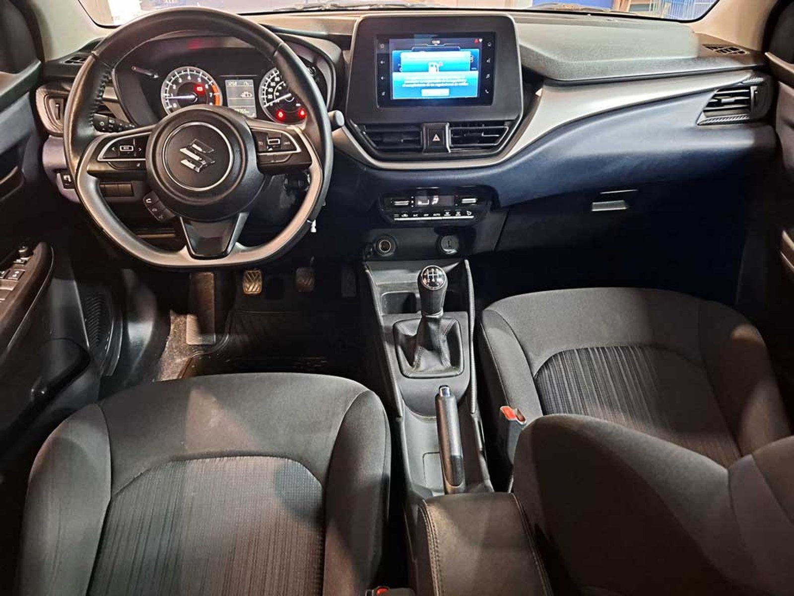Suzuki BALENO 1.5 GLS MT 2024 - Imagen 12 de 20