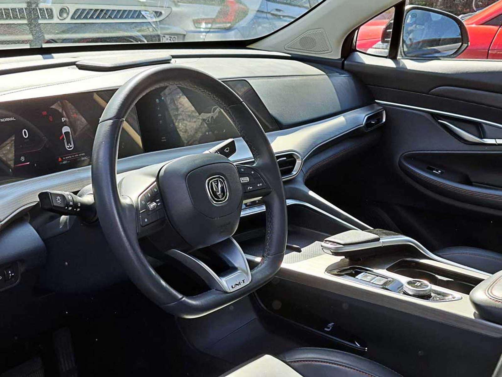 Changan UNI-T 1.5 LUXURY AT 2024 - Imagen 13 de 19