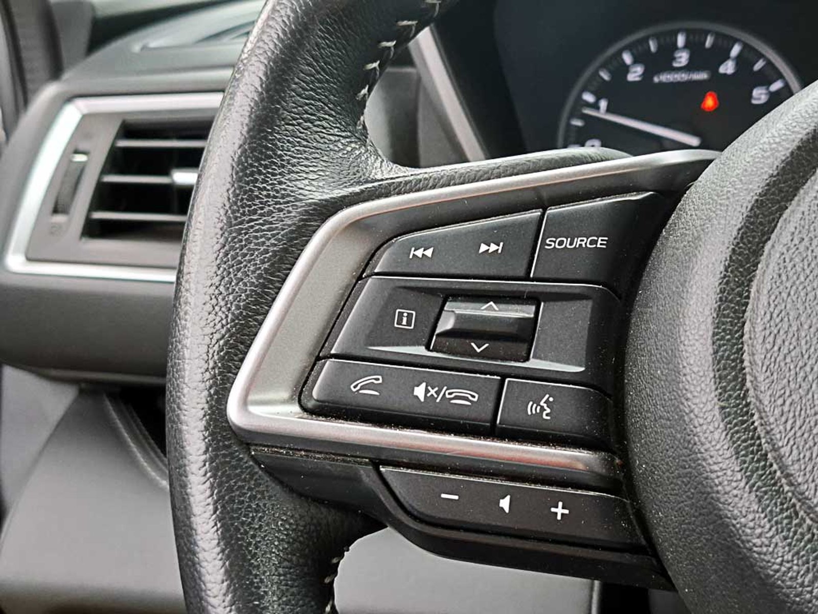 Subaru EVOLTIS (IN) 2.4 T LIMITED GARDX AT 4X4 2024 - Imagen 16 de 20