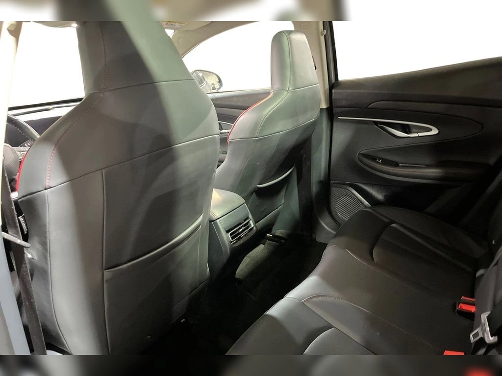 CHANGAN UNI-T 1.5 ELITE AT 2024 - Imagen 16 de 18