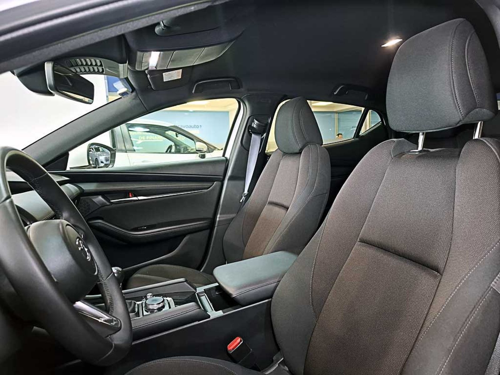 MAZDA 3 SPORT (IN) 2.0 SPORT CORE MT 2025 - Imagen 13 de 20