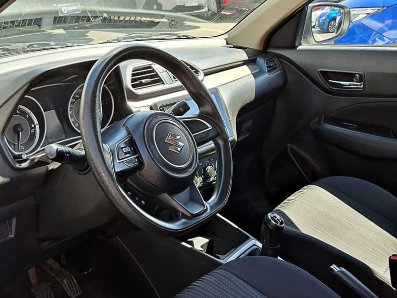 Suzuki DZIRE 1.2 GL MT 2024 - Imagen 13 de 19