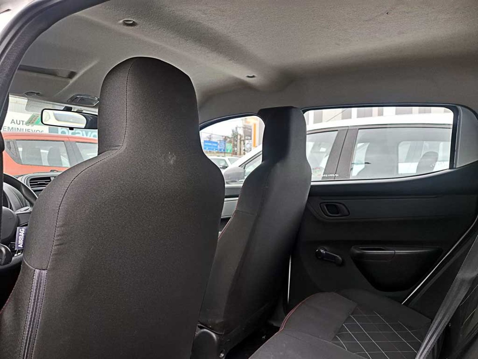 Renault KWID 1.0 HB ZEN MT 2024 - Imagen 16 de 19