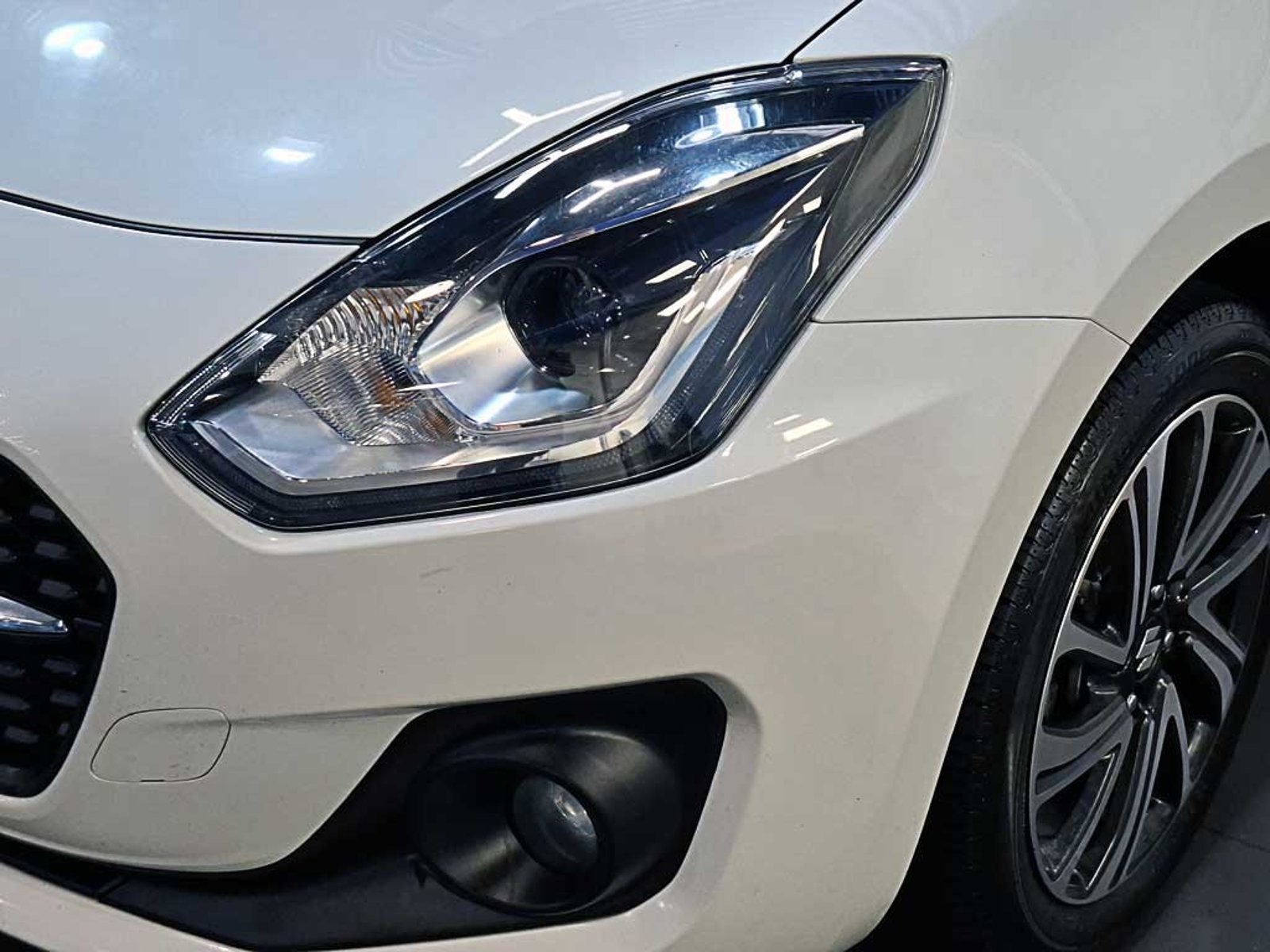 SUZUKI SWIFT 1.2 GLX PLUS AT 2023 - Imagen 7 de 20