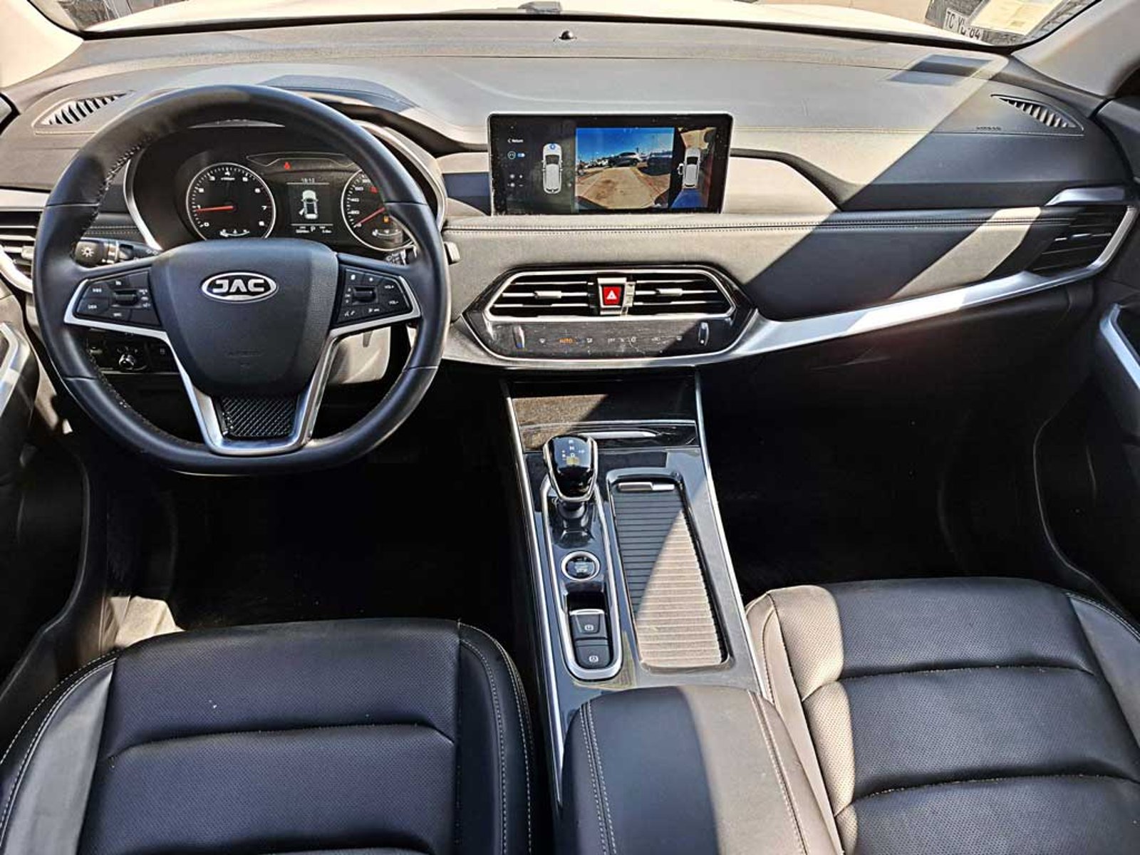 JAC JS8 1.5 LUXURY SE 6 MT 2024 - Imagen 12 de 20