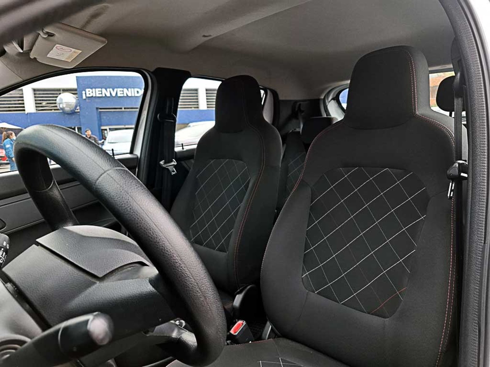RENAULT KWID (IN) 1.0 HB ZEN MT 2024 - Imagen 12 de 19