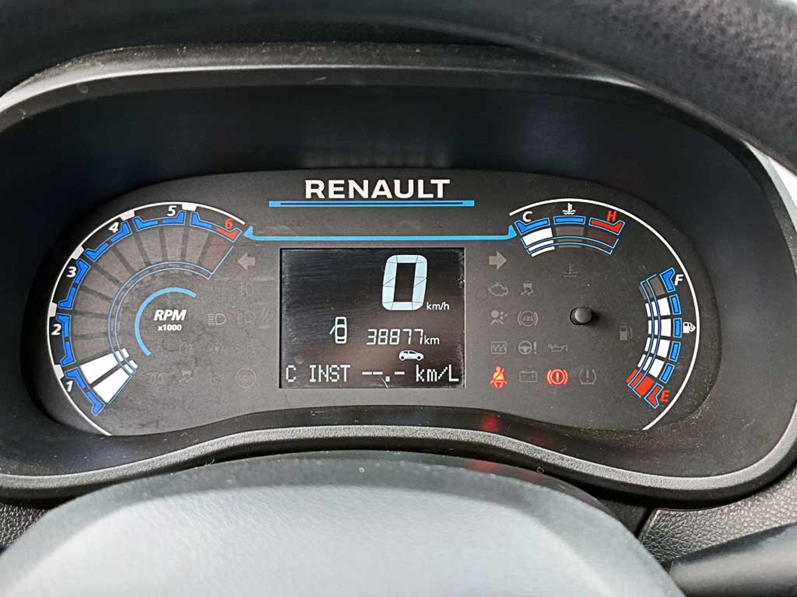 RENAULT KWID (IN) 1.0 HB INTENS MT 2024 - Imagen 14 de 17