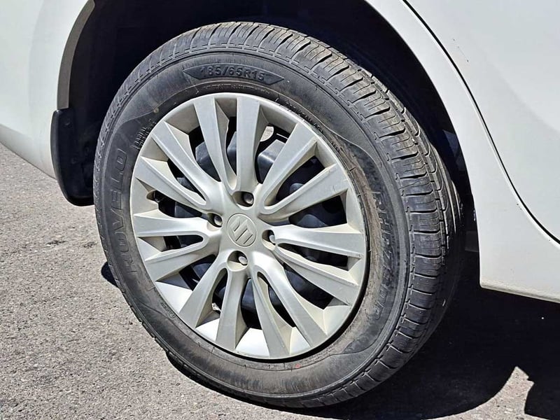 Suzuki DZIRE 1.2 GL MT 2024 - Imagen 8 de 19
