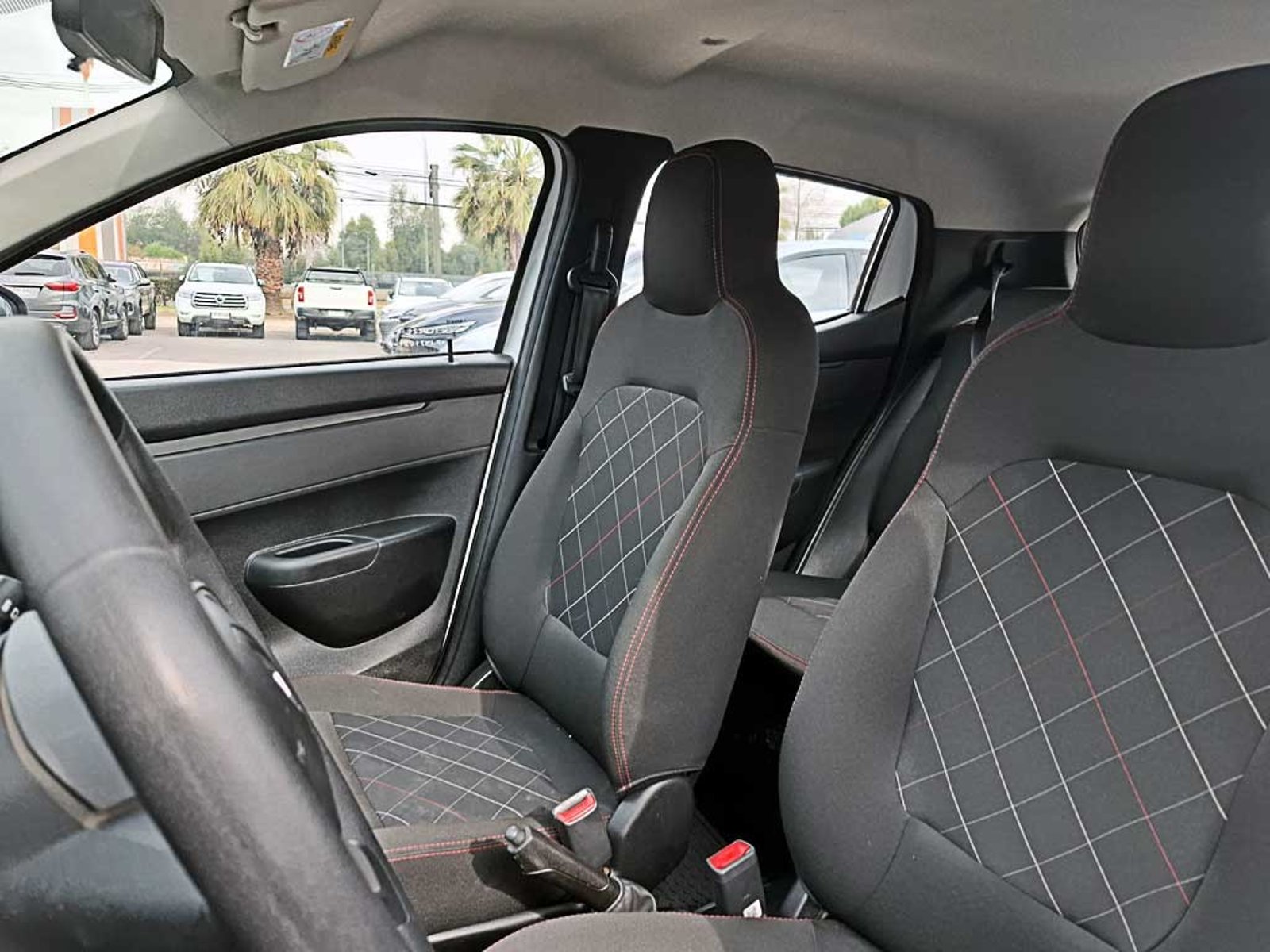 RENAULT KWID (IN) 1.0 HB INTENS MT 2024 - Imagen 10 de 17