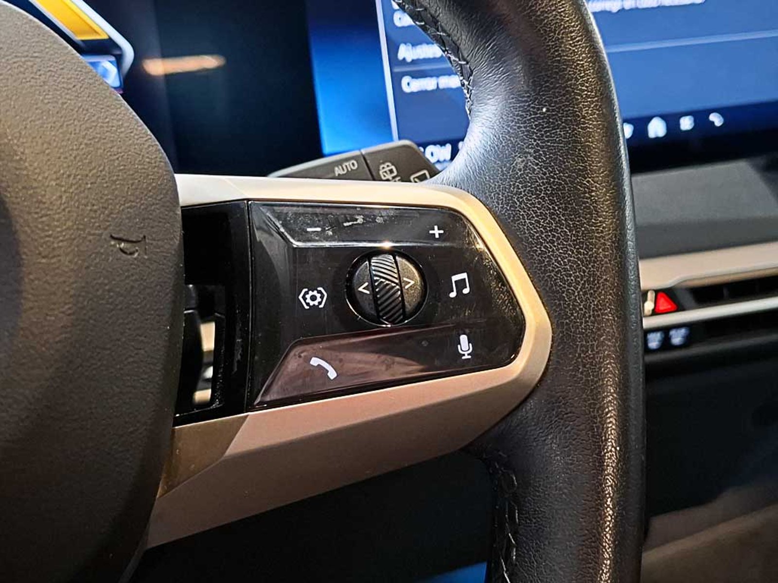 BMW IX 0.0 XDRIVE40 SUITE AT 4X4 ELECTRICO 2023 - Imagen 19 de 20
