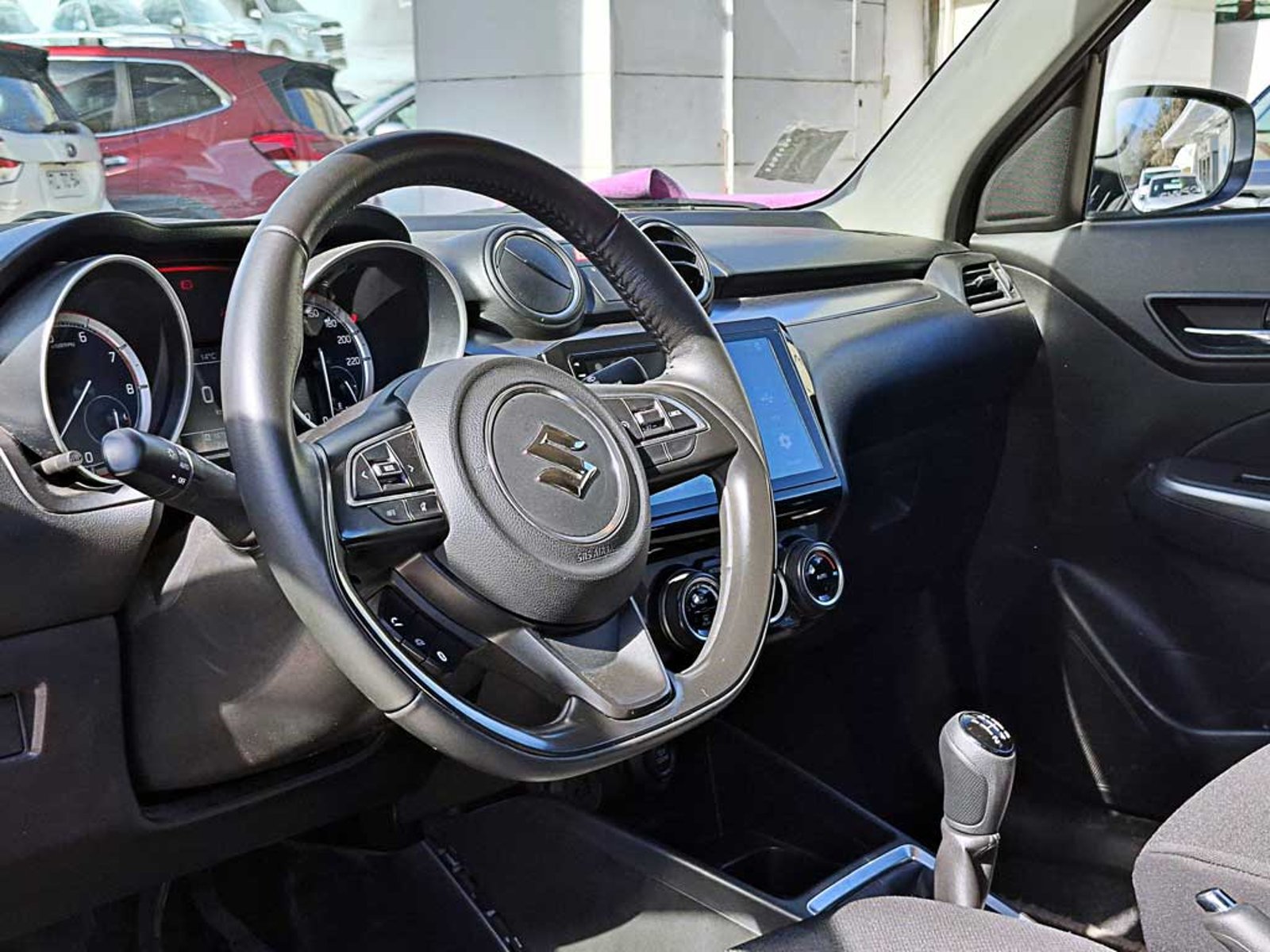 Suzuki SWIFT 1.2 GLX PLUS MT 2023 - Imagen 11 de 19