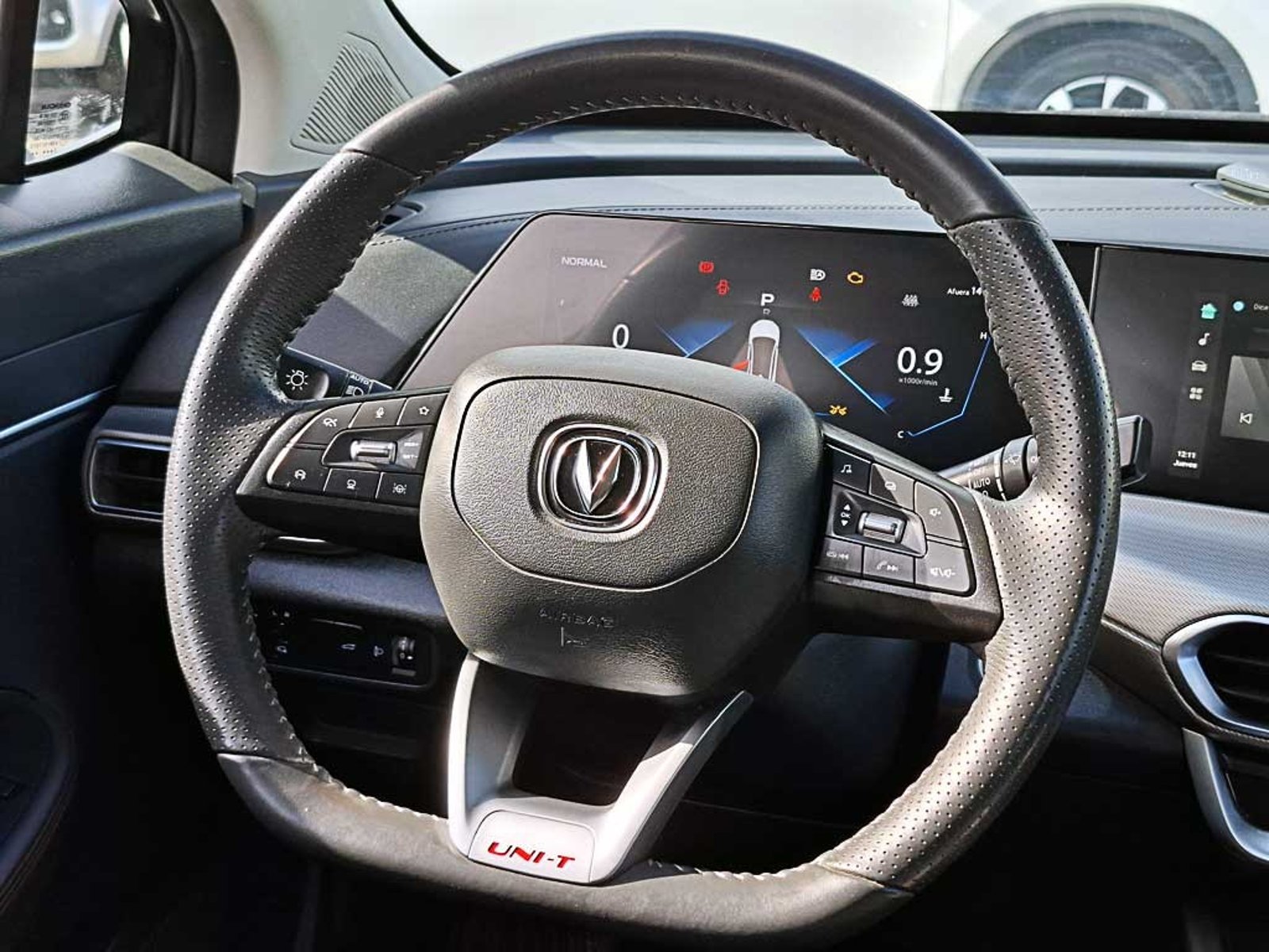 Changan UNI-T 1.5 ELITE AT 2024 - Imagen 16 de 20