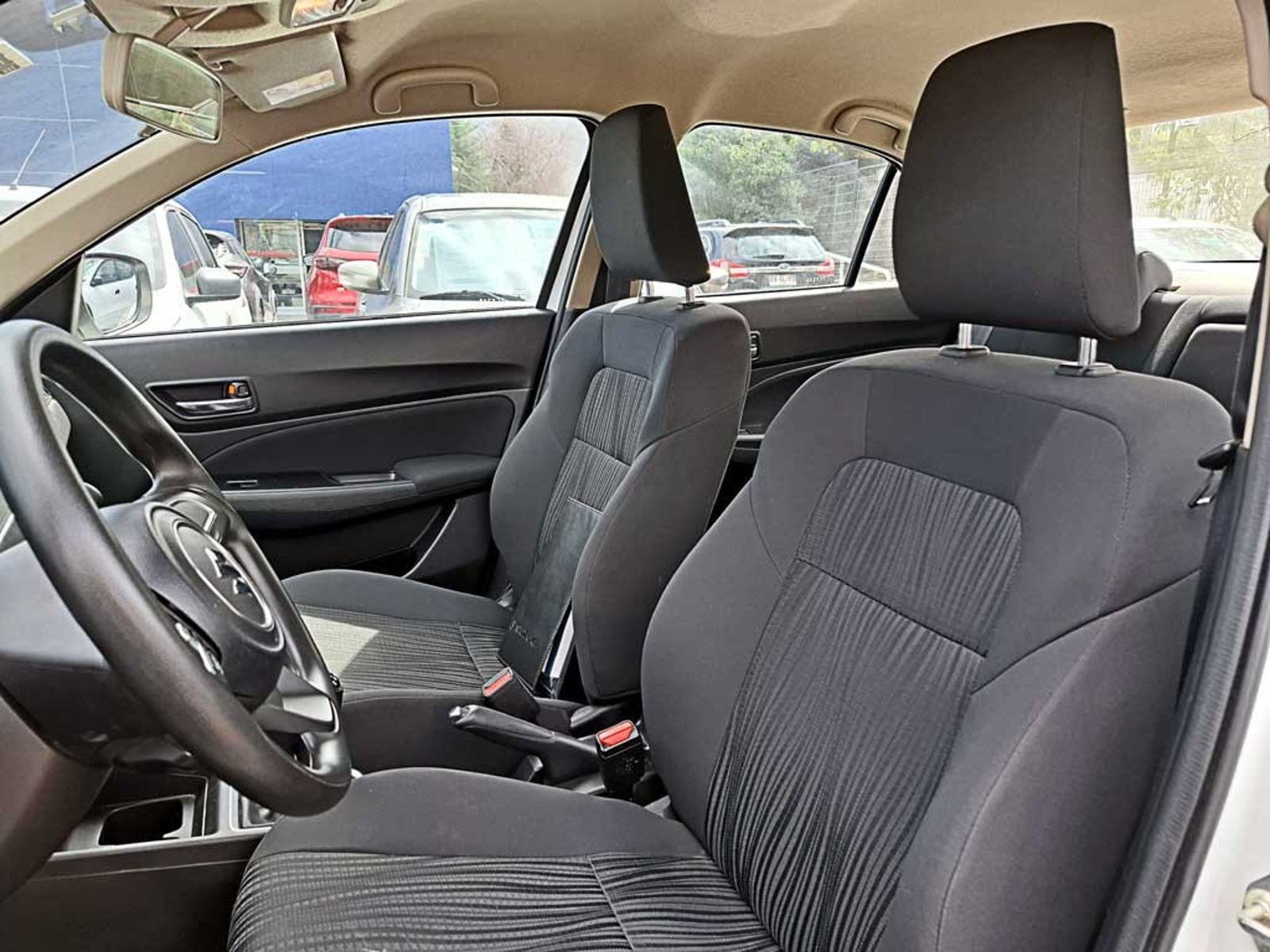 Suzuki DZIRE 1.2 GL SPORT MT 2024 - Imagen 15 de 18
