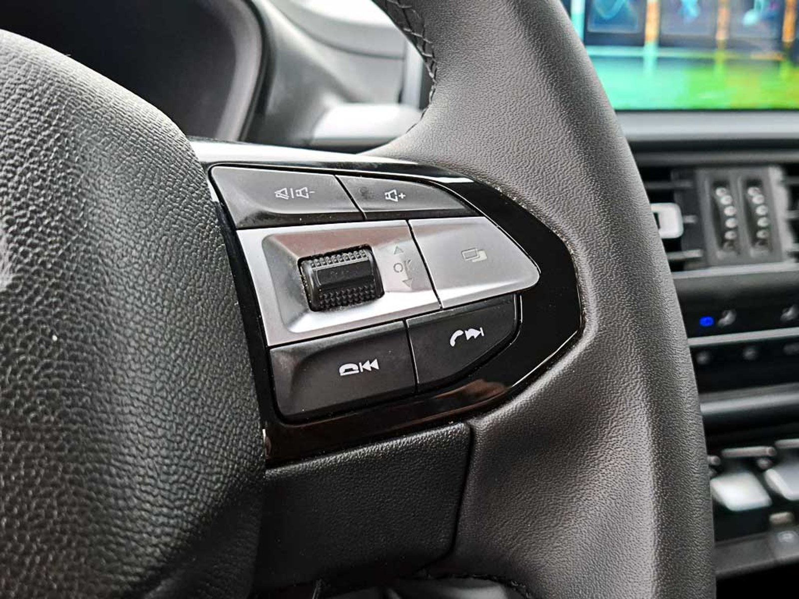 CHANGAN HUNTER 1.9T MT 4X4 ELITE SPORT 2023 - Imagen 17 de 20