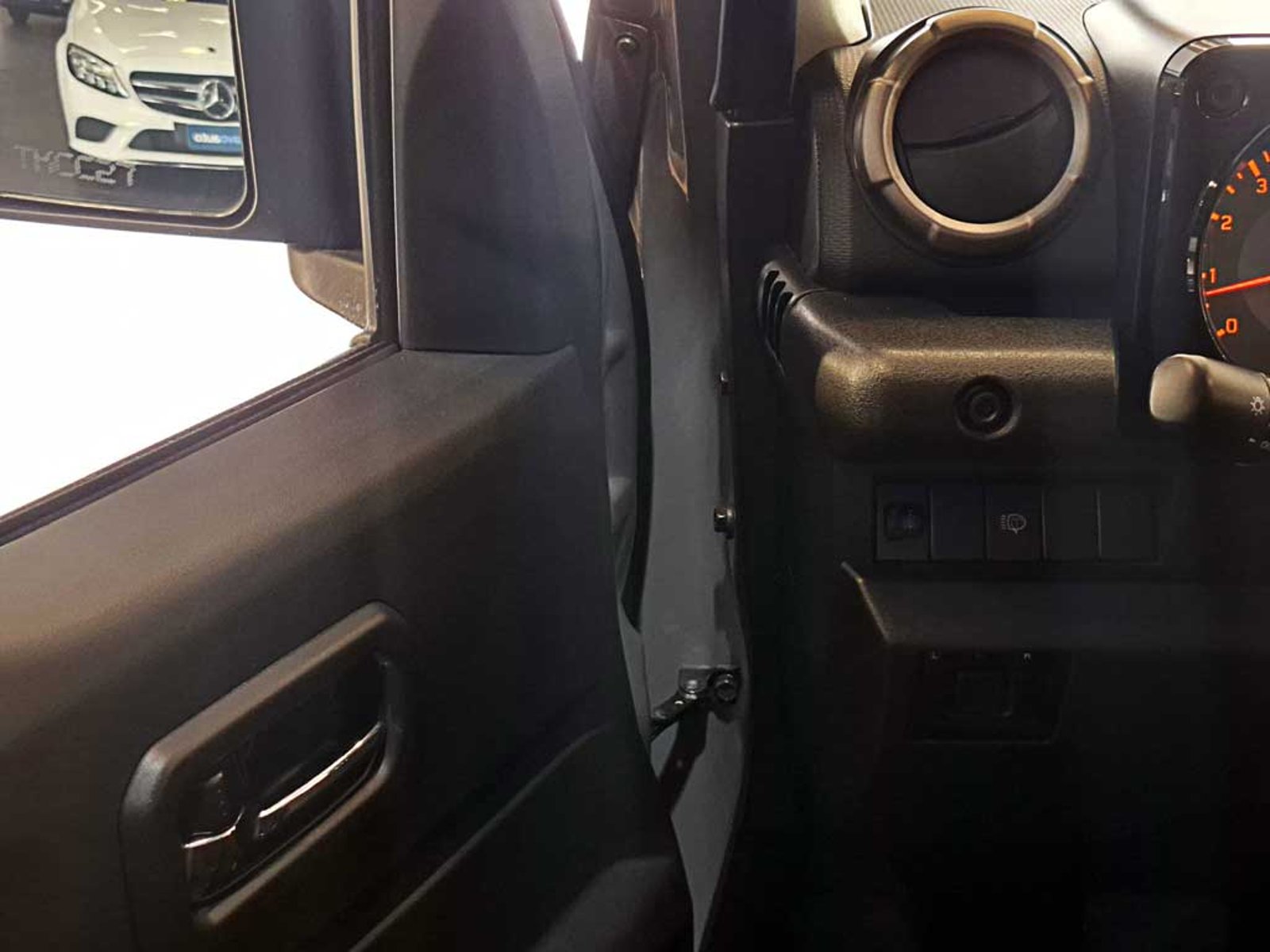 Suzuki JIMNY 1.5 GLX AT 4X4 2024 - Imagen 16 de 20
