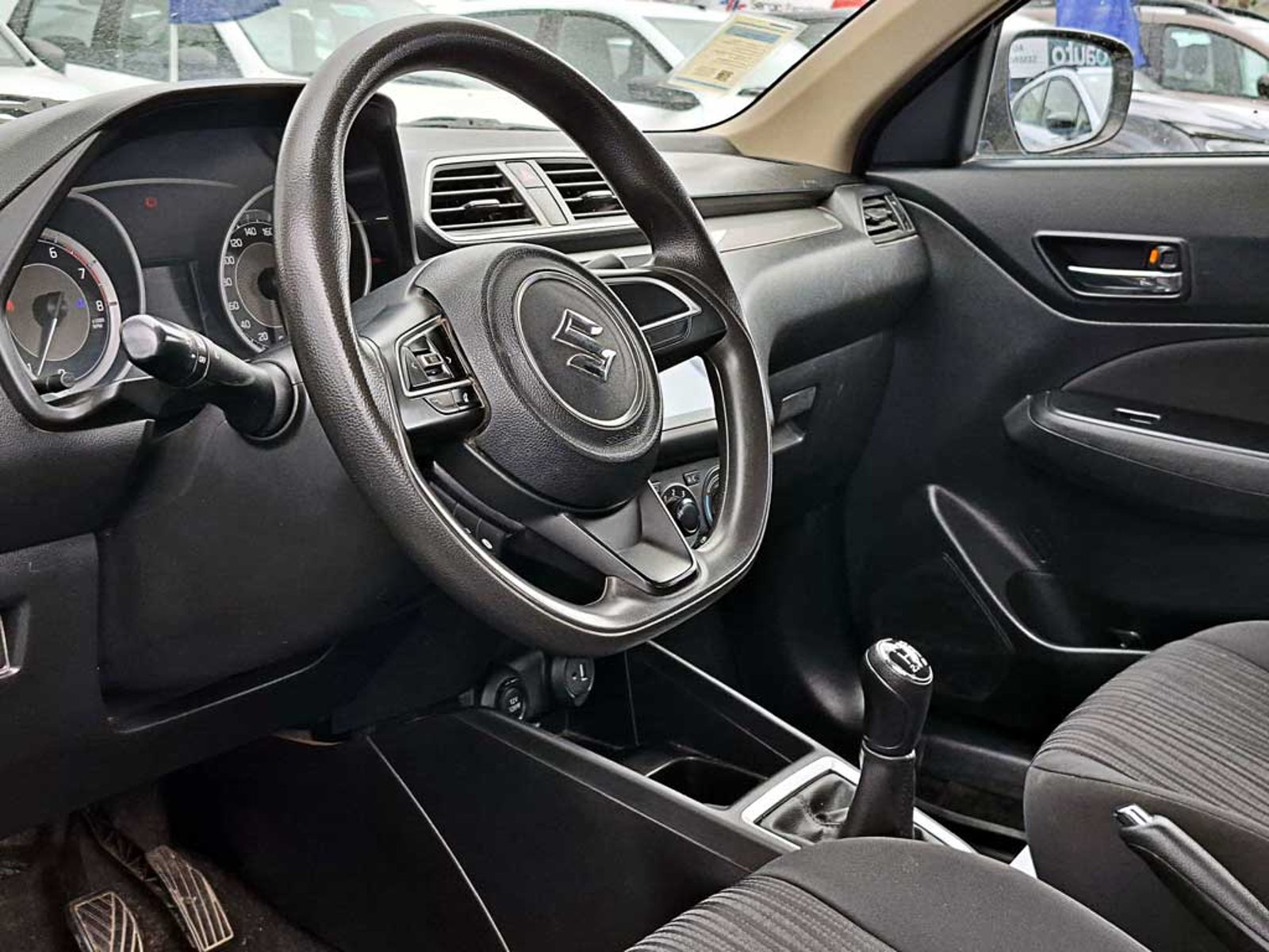 Suzuki DZIRE 1.2 GL MT 2024 - Imagen 13 de 19