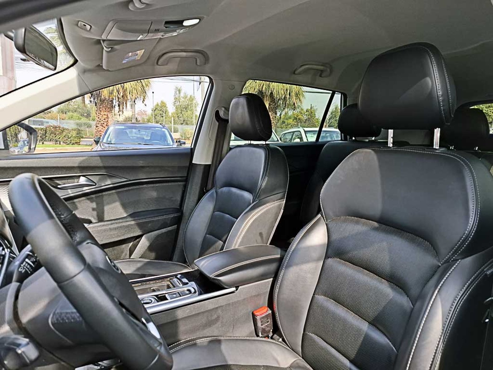 JAC JS8 (IN) 1.5 LUXURY SE DCT AT 2024 - Imagen 12 de 20