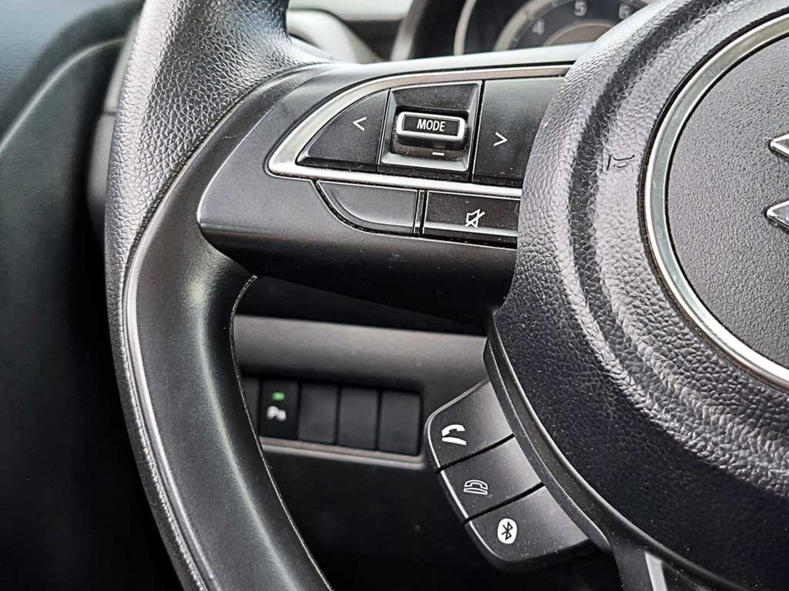 Suzuki DZIRE 1.2 GL SPORT MT 2024 - Imagen 16 de 18