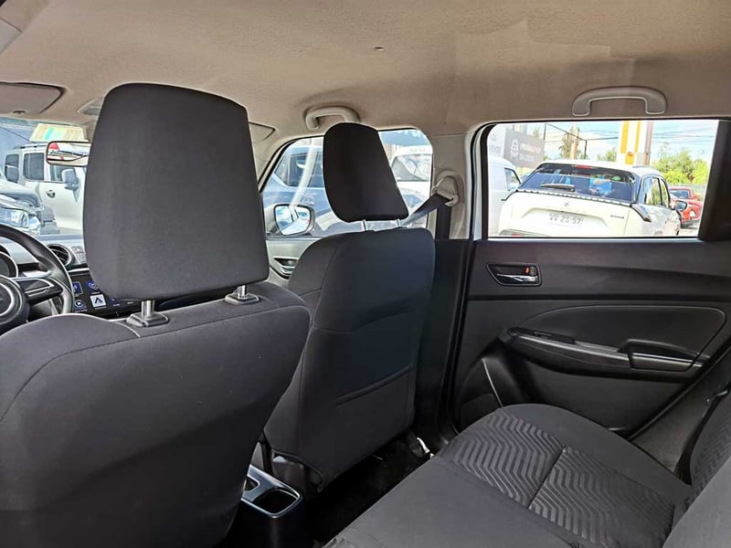 Suzuki SWIFT 1.2 GL MT 2024 - Imagen 12 de 18