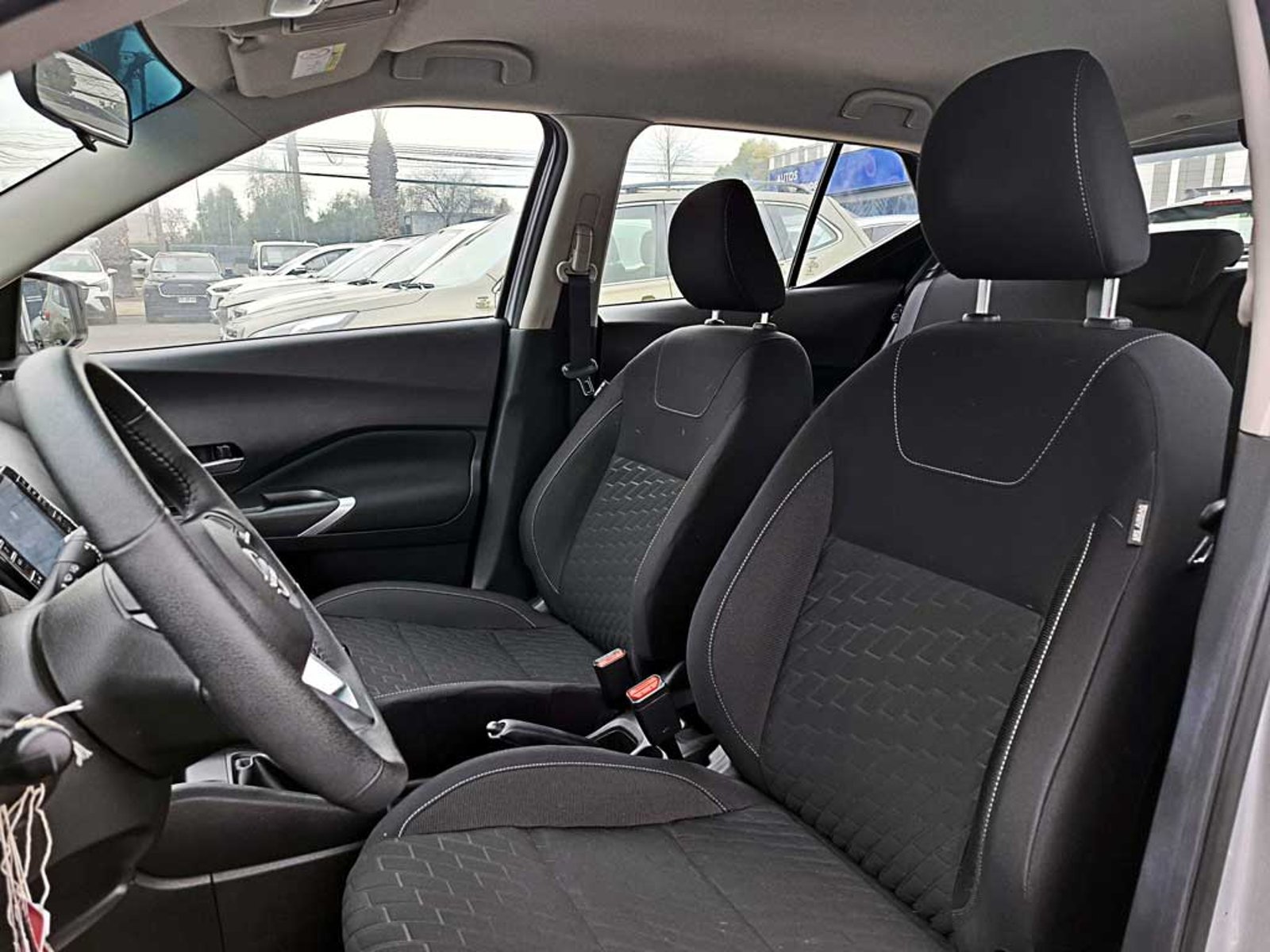 Nissan KICKS 1.6 SENSE MT 2023 - Imagen 14 de 20