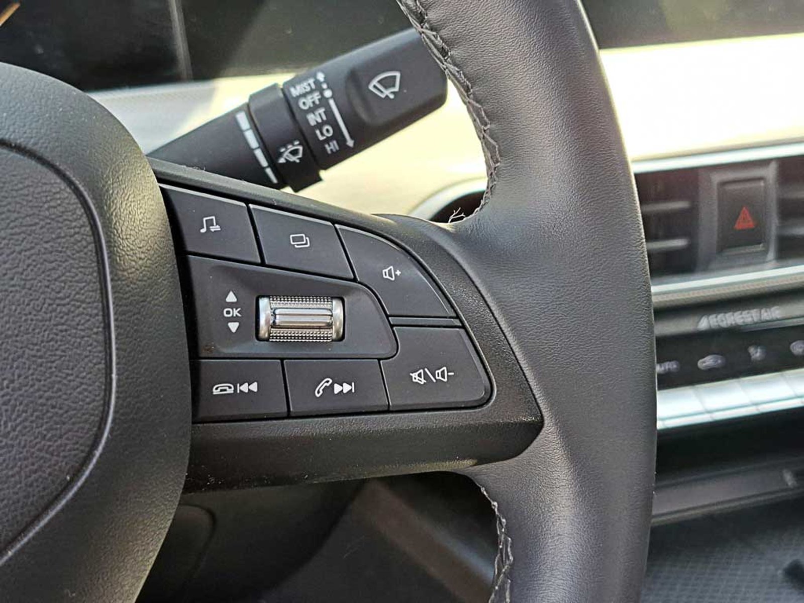 Changan UNI-T 1.5 LUXURY AT 2024 - Imagen 17 de 20