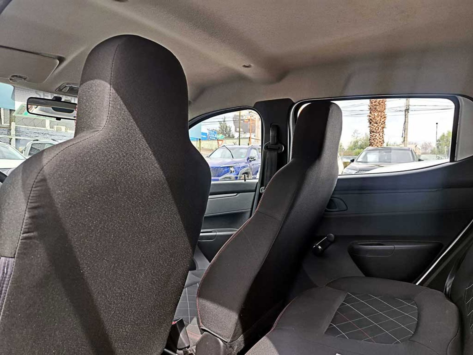 Renault KWID 1.0 HB ZEN MT 2024 - Imagen 16 de 19
