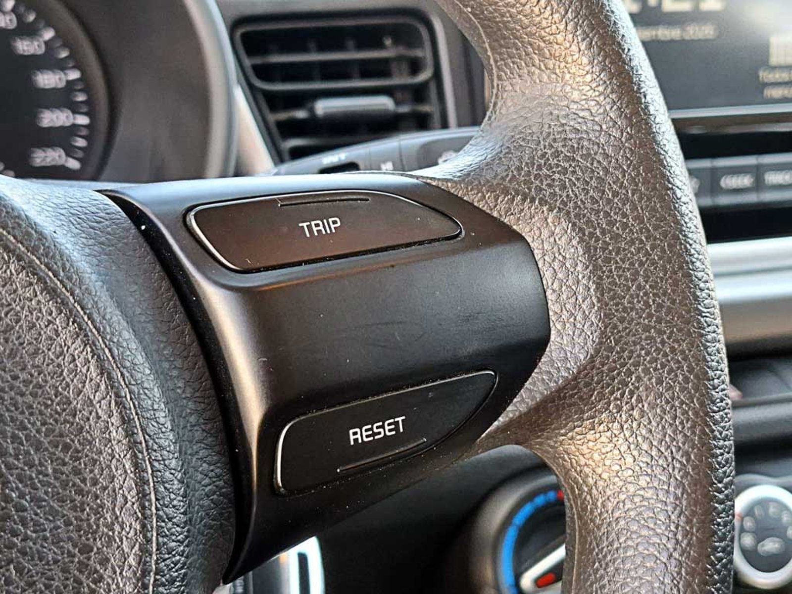 Kia RIO 5 1.4 LX AC MT 2021 - Imagen 16 de 20